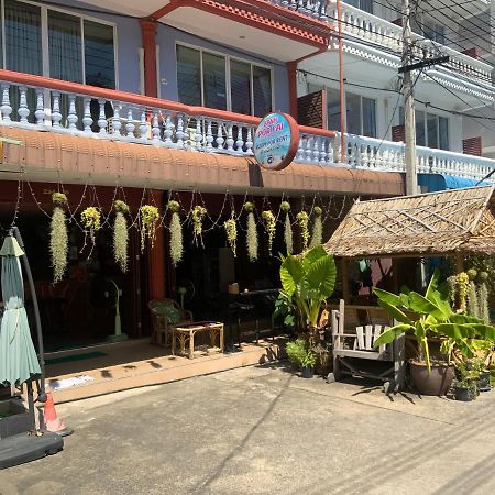 Hotel Ban Por Fai Petchaburi Esterno foto