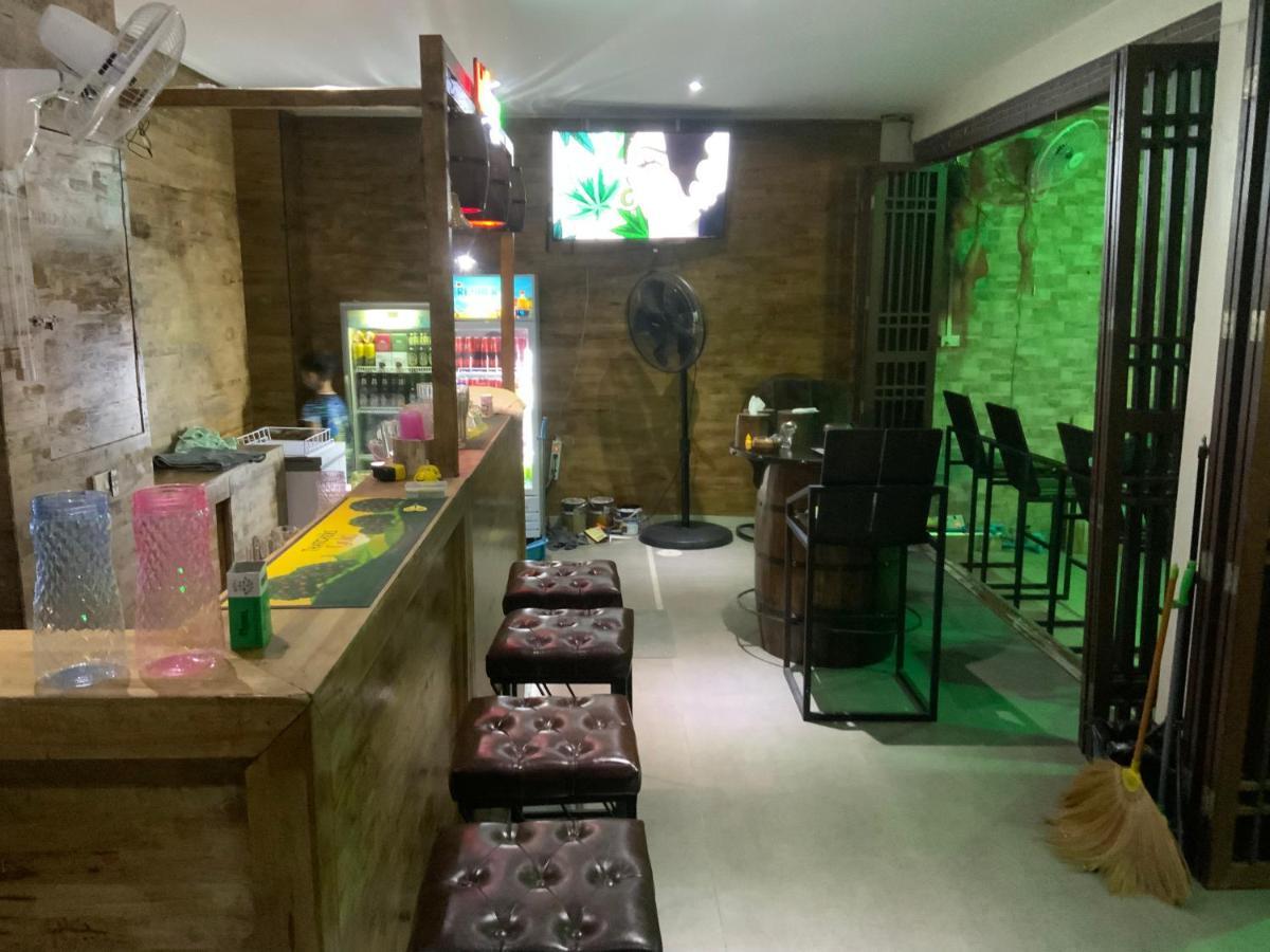 Hotel Ban Por Fai Petchaburi Esterno foto